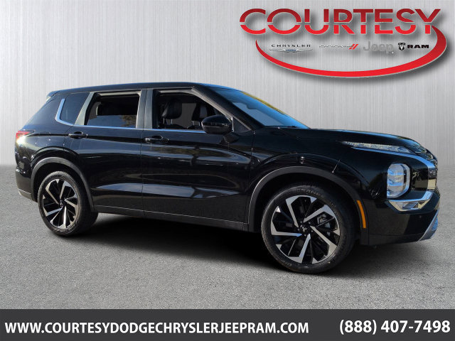 Used 2024 Mitsubishi Outlander SE AWD/4WD image 1