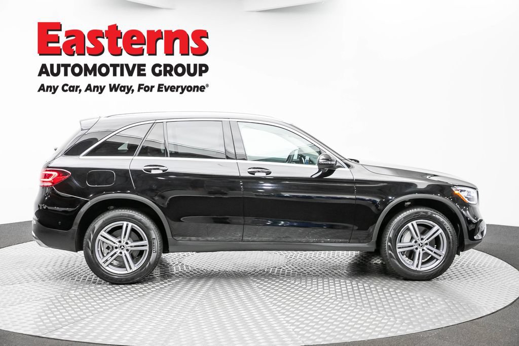 Used 2022 Mercedes-Benz GLC 300 4MATIC w/ Premium Package Lite image 4