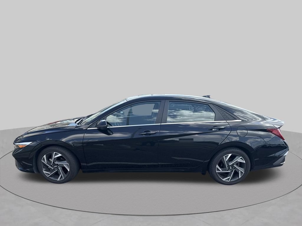 Used 2024 Hyundai Elantra Limited FWD image 8