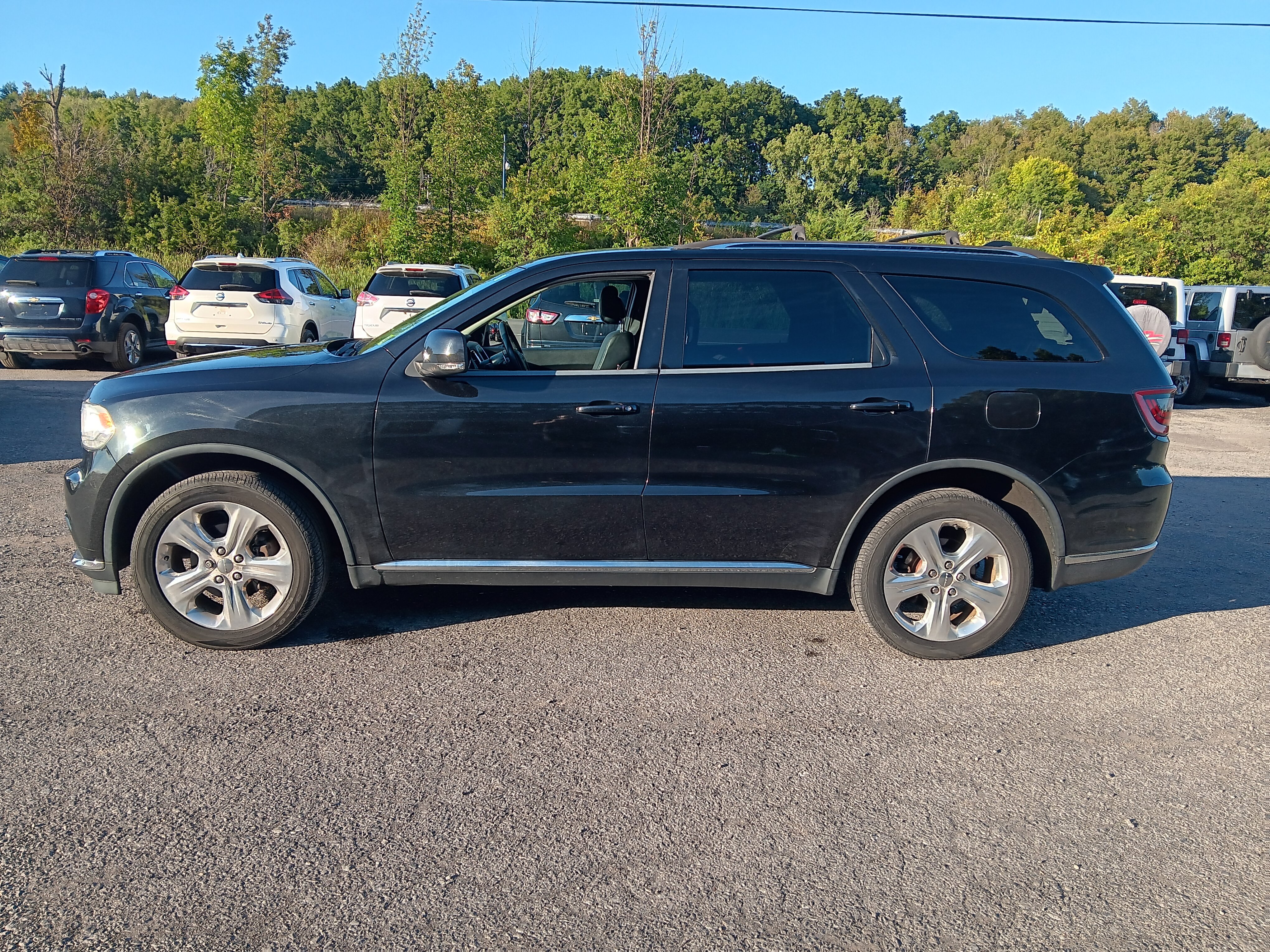 Used 2015 Dodge Durango Limited w/ Premium Group AWD/4WD image 2