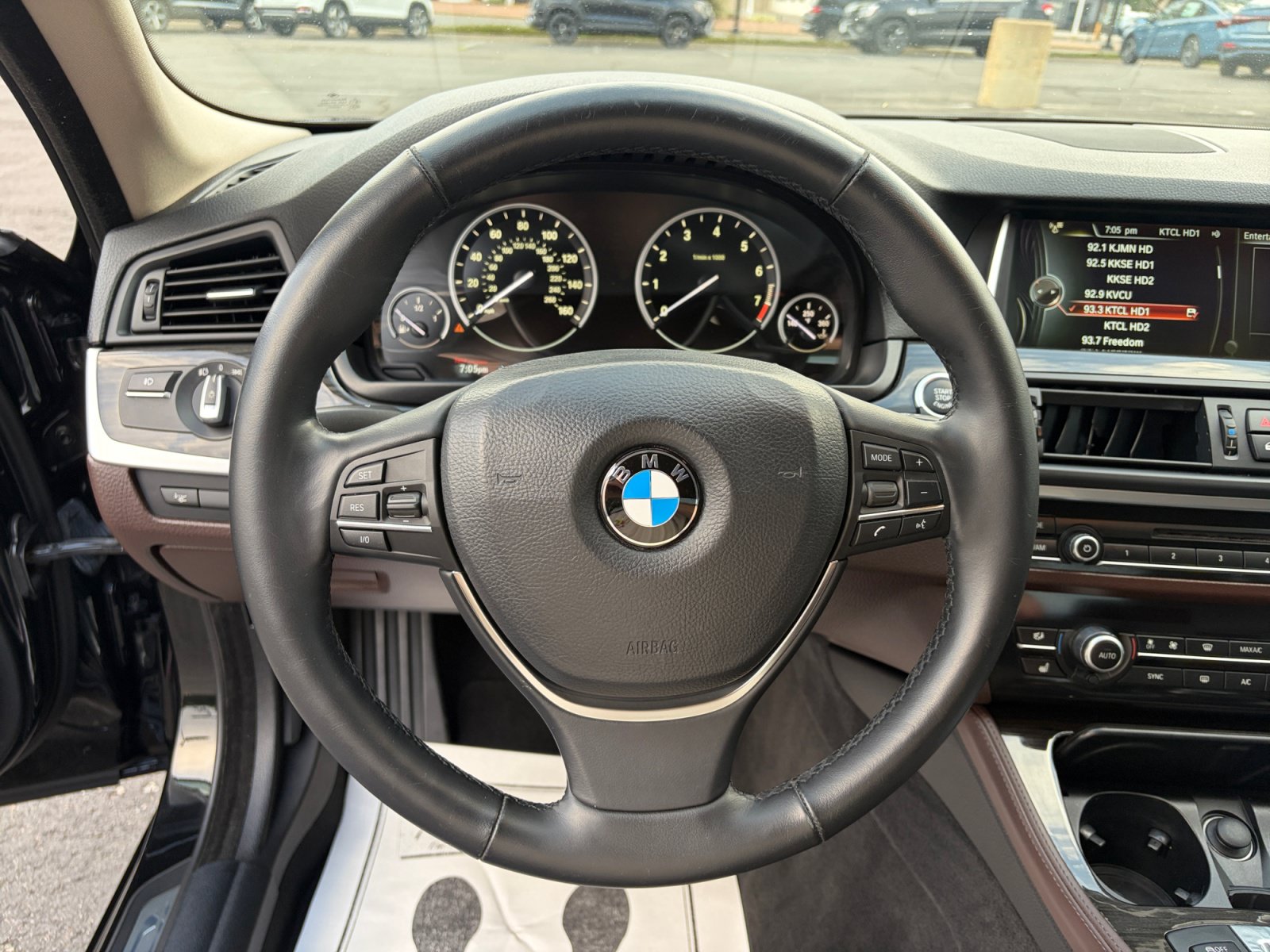 Used 2014 BMW 535i xDrive Sedan AWD/4WD image 9