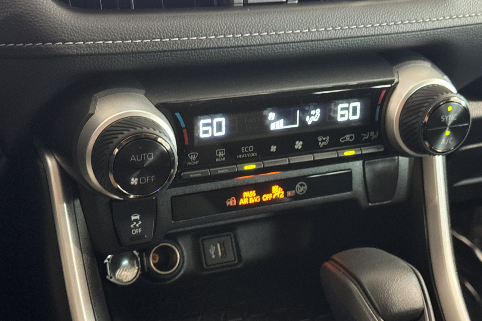 Used 2024 Toyota RAV4 LE AWD/4WD image 22