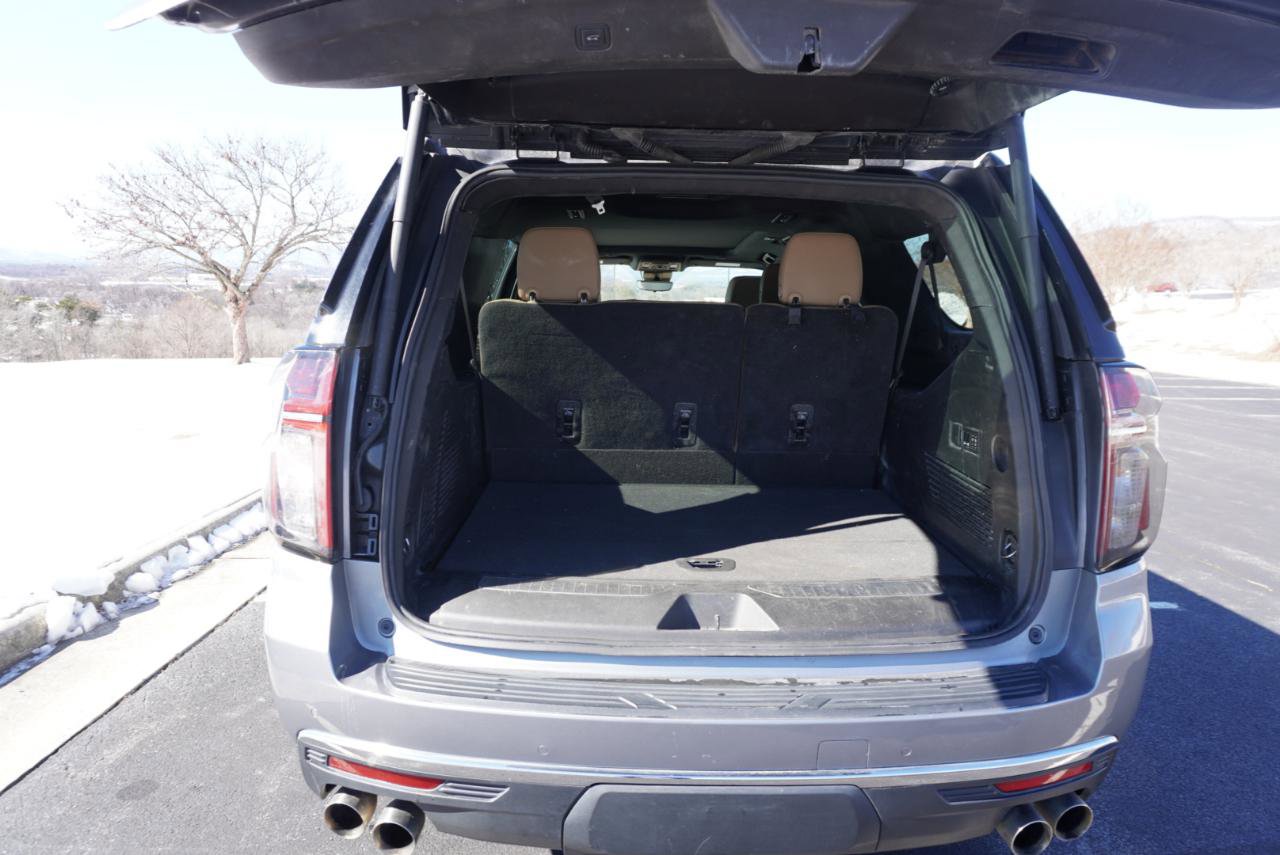 Used 2023 Chevrolet Suburban Premier image 22