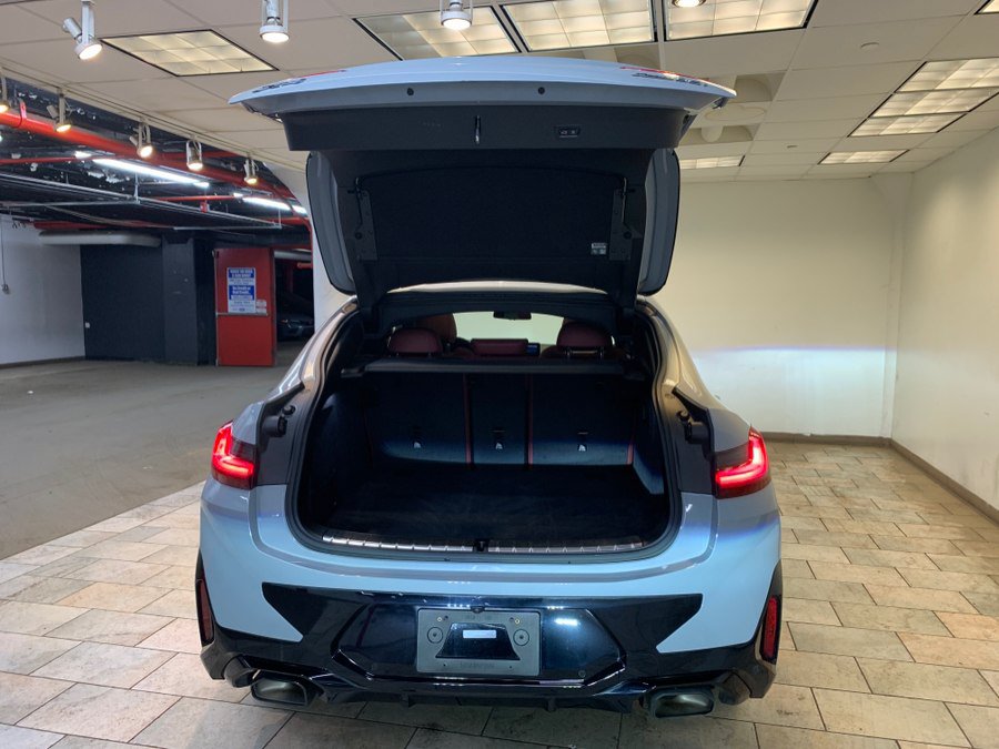 Used 2024 BMW X4 xDrive30i w/ M Sport Package AWD/4WD image 64