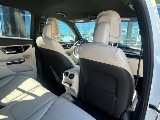 Used 2025 Mercedes-Benz GLC 300 image 34