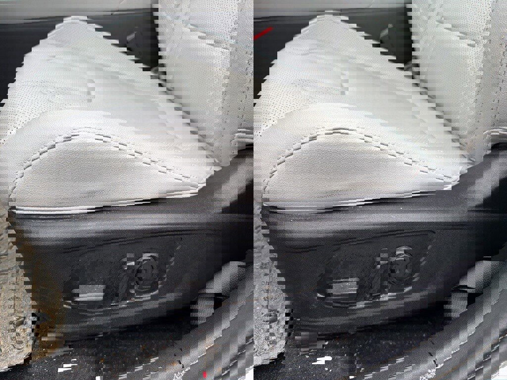 Certified 2022 Hyundai Elantra Limited image 15