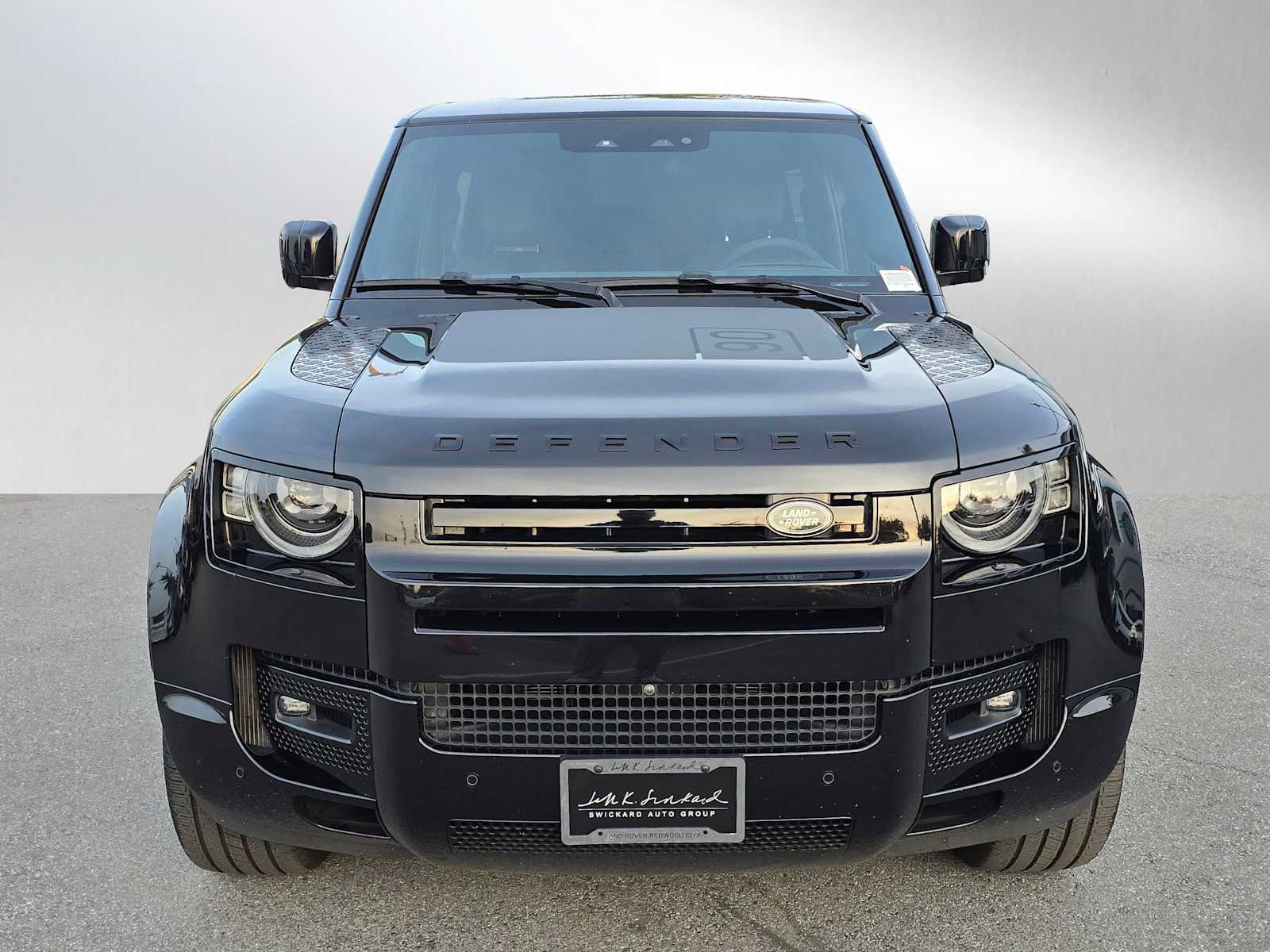 Certified 2024 Land Rover Defender 90 V8 image 8