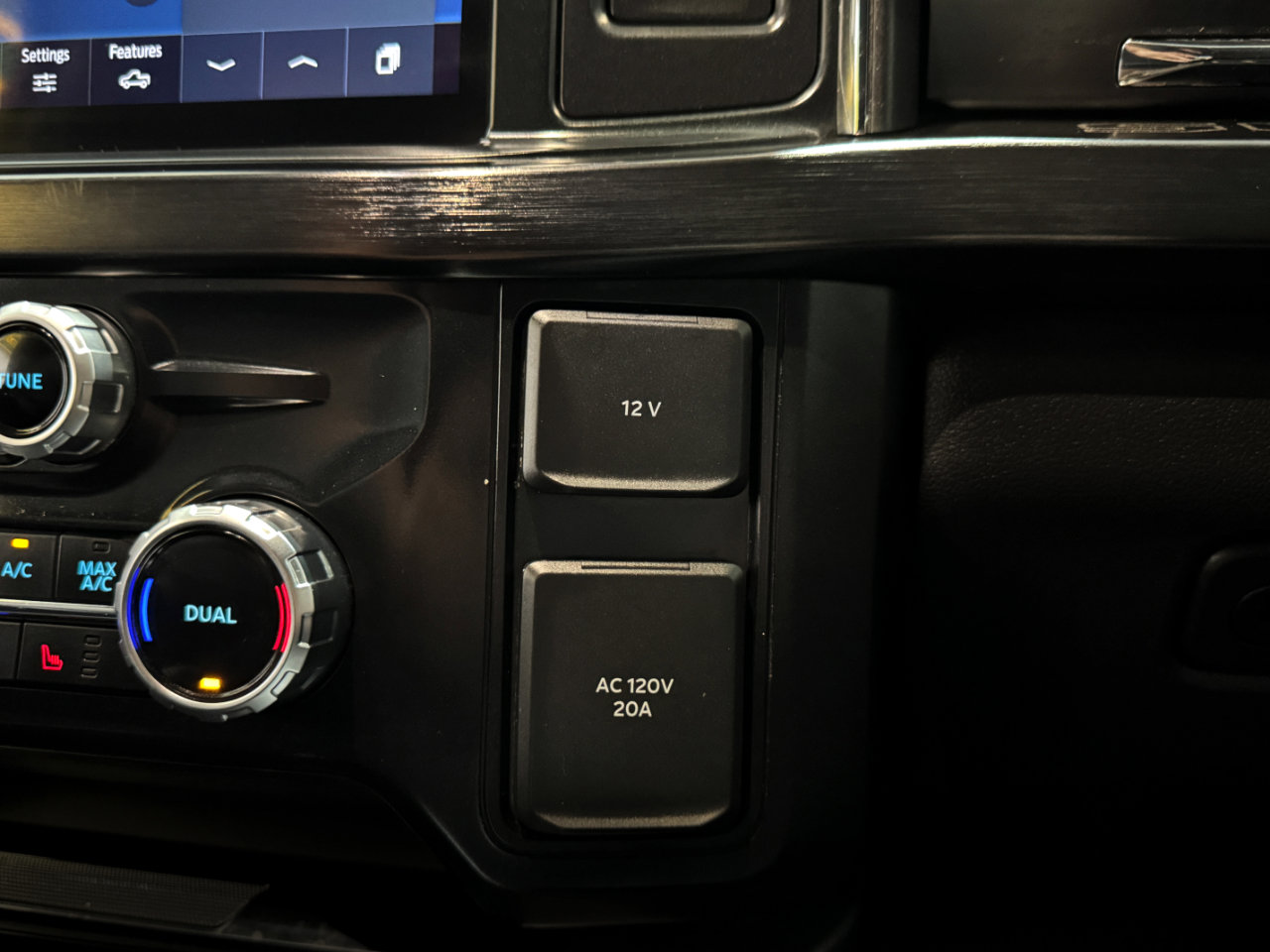 Used 2023 Ford F250 Lariat w/ Lariat Ultimate Package image 24