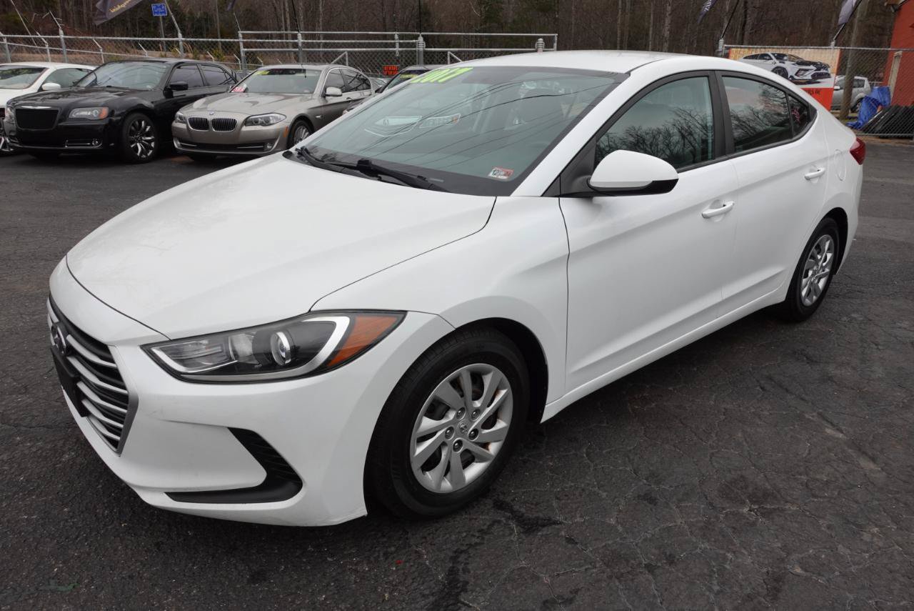 Used 2017 Hyundai Elantra SE FWD image 3