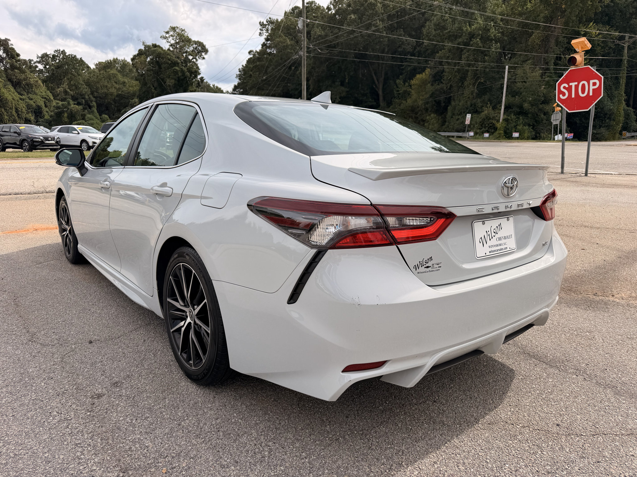 Used 2024 Toyota Camry SE FWD image 4