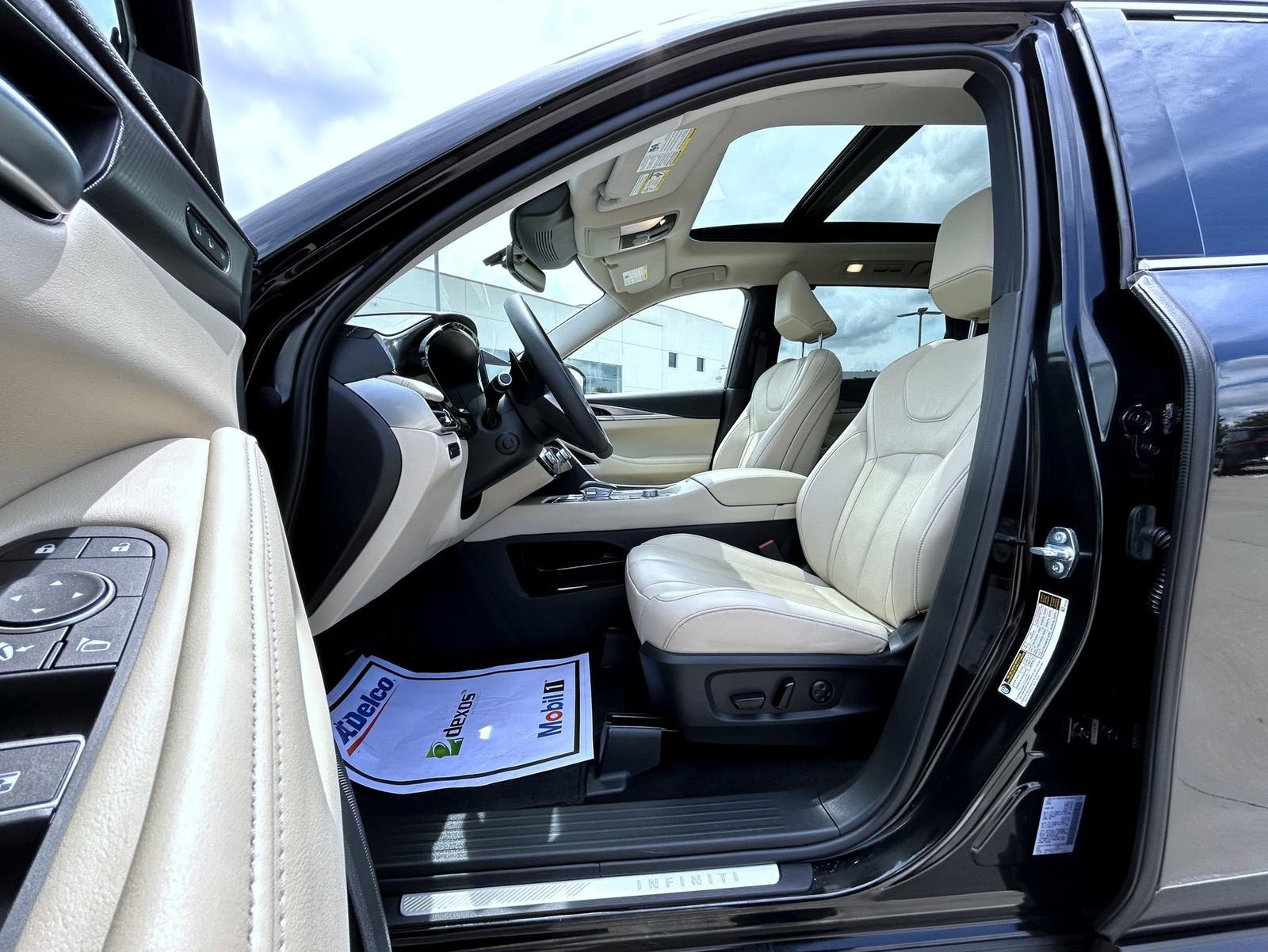 Certified 2025 INFINITI QX60 Luxe AWD/4WD image 10