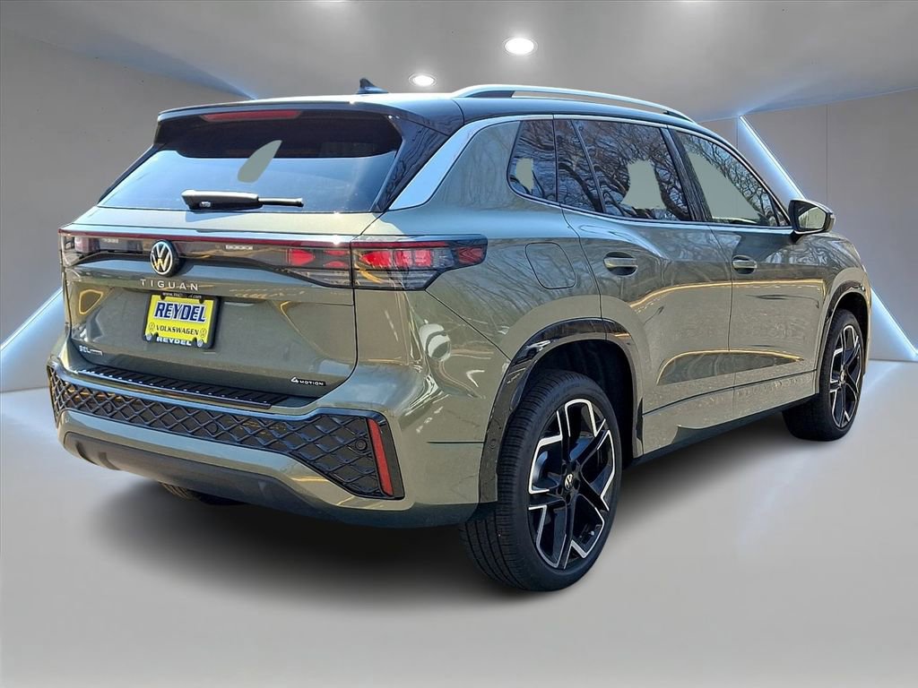 New 2026 Volkswagen Tiguan SEL R-Line image 3