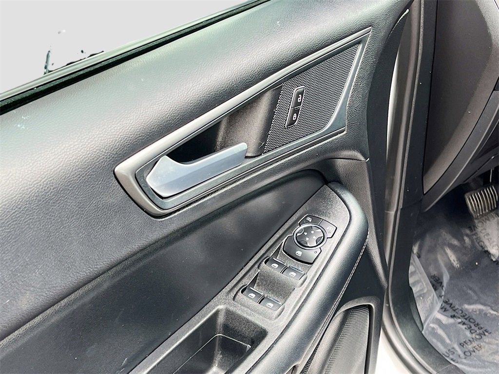 Used 2024 Ford Edge SE image 17