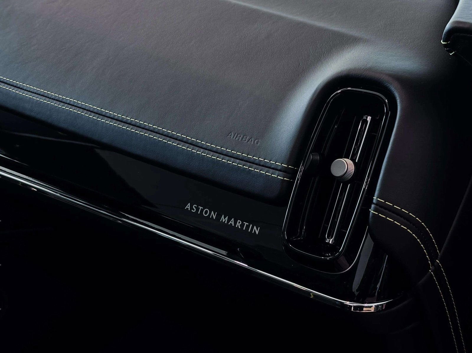 New 2026 Aston Martin DBX S image 35