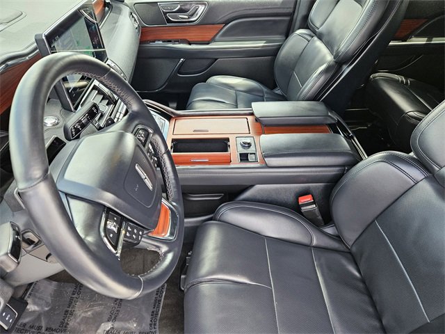 Used 2024 Lincoln Navigator L 4WD image 13