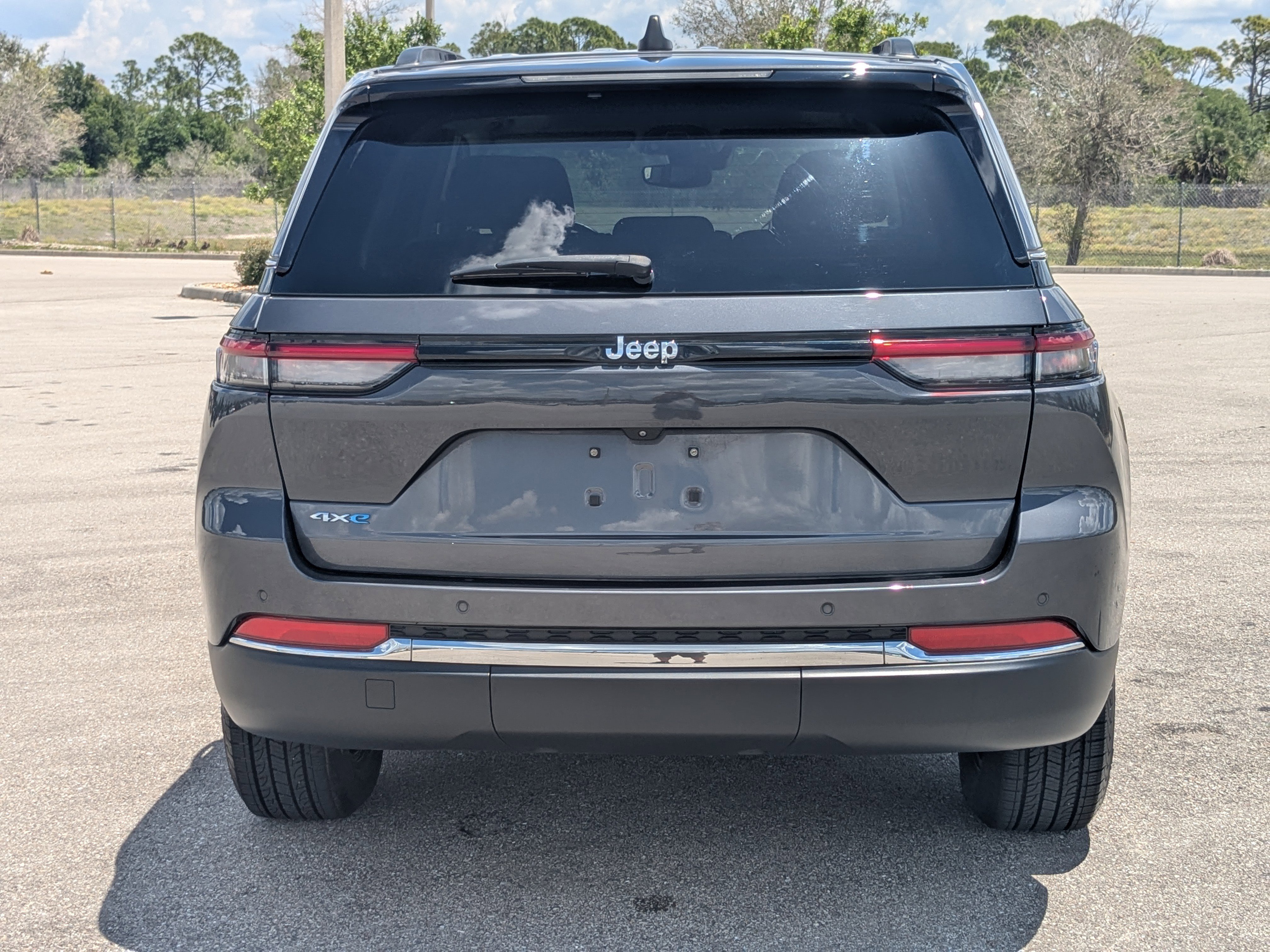 Used 2022 Jeep Grand Cherokee Limited 4xe AWD/4WD image 6