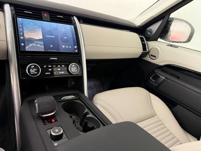 Used 2025 Land Rover Discovery S AWD/4WD image 22