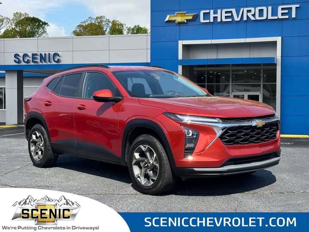 Used 2024 Chevrolet Trax LT w/ Driver Confidence Package FWD image 1