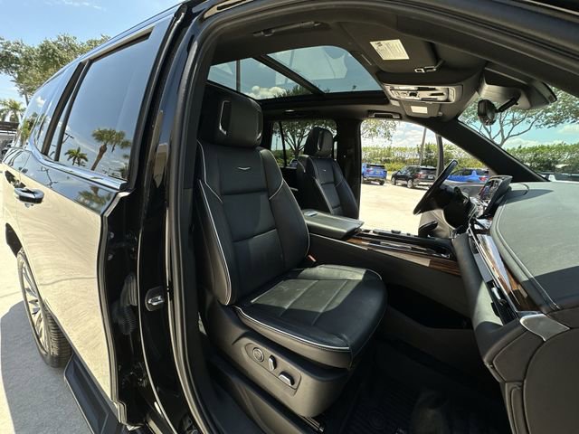 Used 2021 Cadillac Escalade Premium Luxury RWD image 34