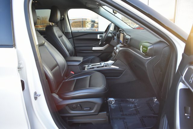 Used 2022 Ford Explorer XLT w/ Equipment Group 202A image 45