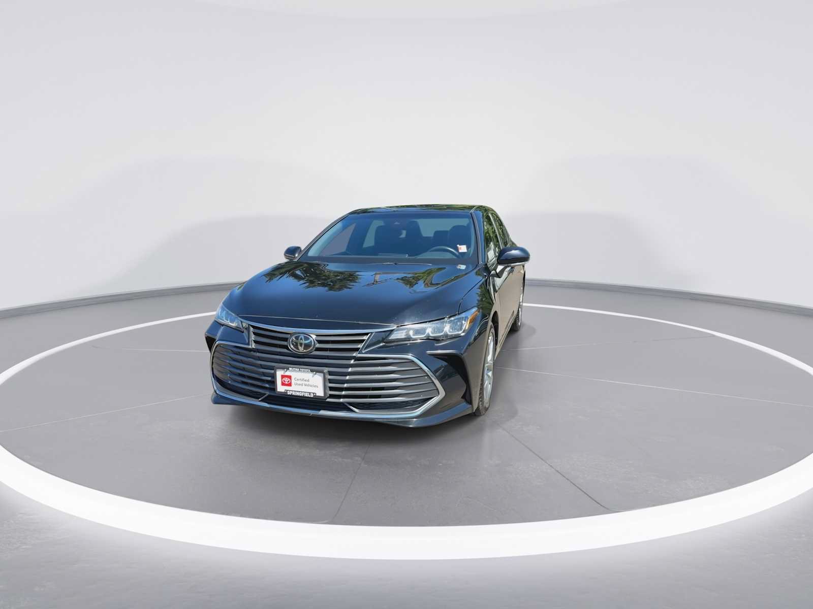 Certified 2022 Toyota Avalon XLE w/ Moonroof Package FWD image 3