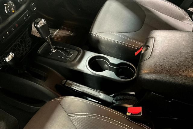 Used 2016 Jeep Wrangler Unlimited Rubicon w/ Dual Top Group image 17