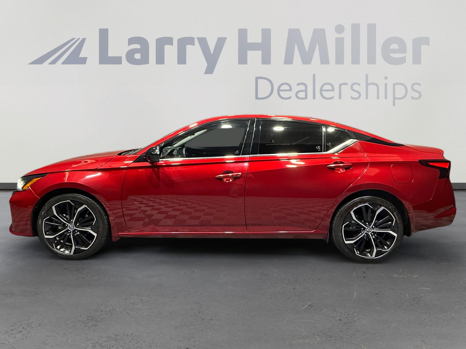 Certified 2023 Nissan Altima 2.5 SR AWD/4WD image 2