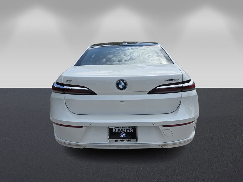 Certified 2023 BMW i7 xDrive60 image 5