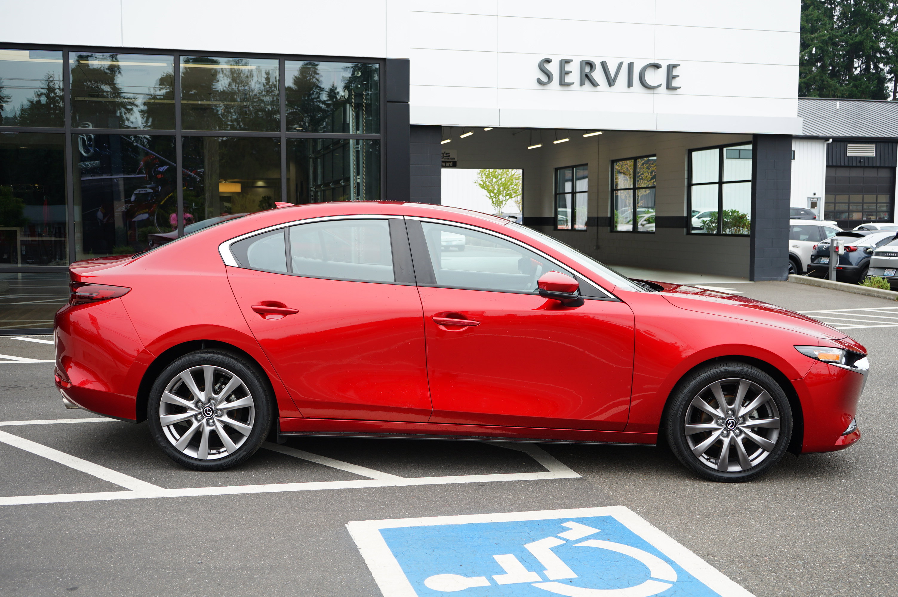 Used 2020 MAZDA MAZDA3 Sedan w/ Preferred Package image 2