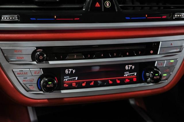 Used 2018 BMW M760i xDrive image 34