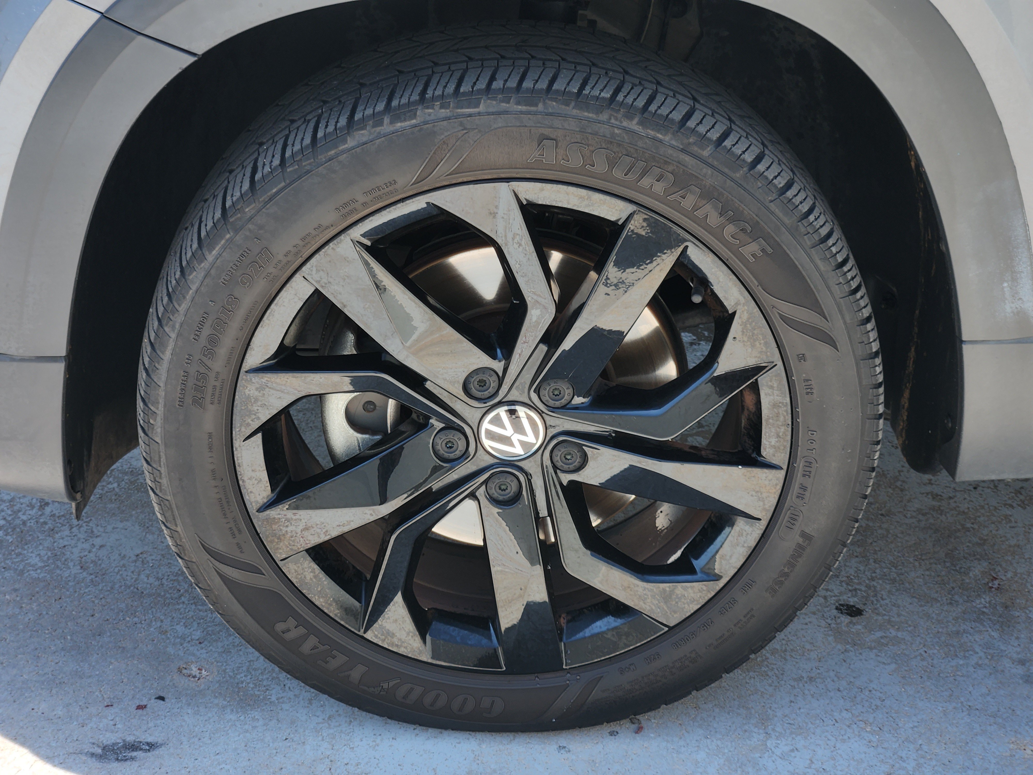 Used 2022 Volkswagen Taos SE w/ Panoramic Sunroof Package FWD image 15