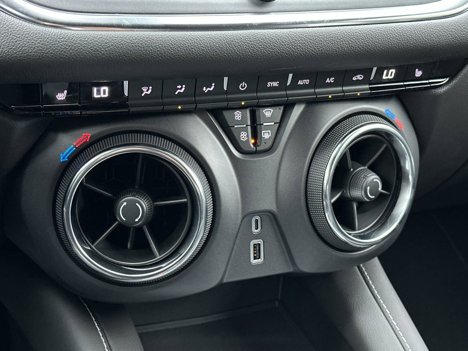 New 2025 Chevrolet Blazer LT w/ Midnight/Sport Edition image 23
