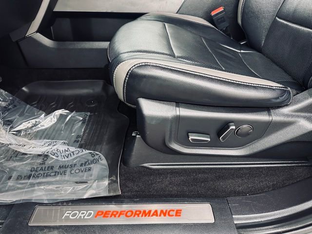 Certified 2018 Ford F150 Raptor w/ Equipment Group 802A Luxury image 40