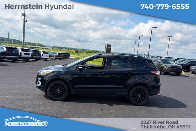 Used 2017 Ford Escape Titanium AWD/4WD image 4