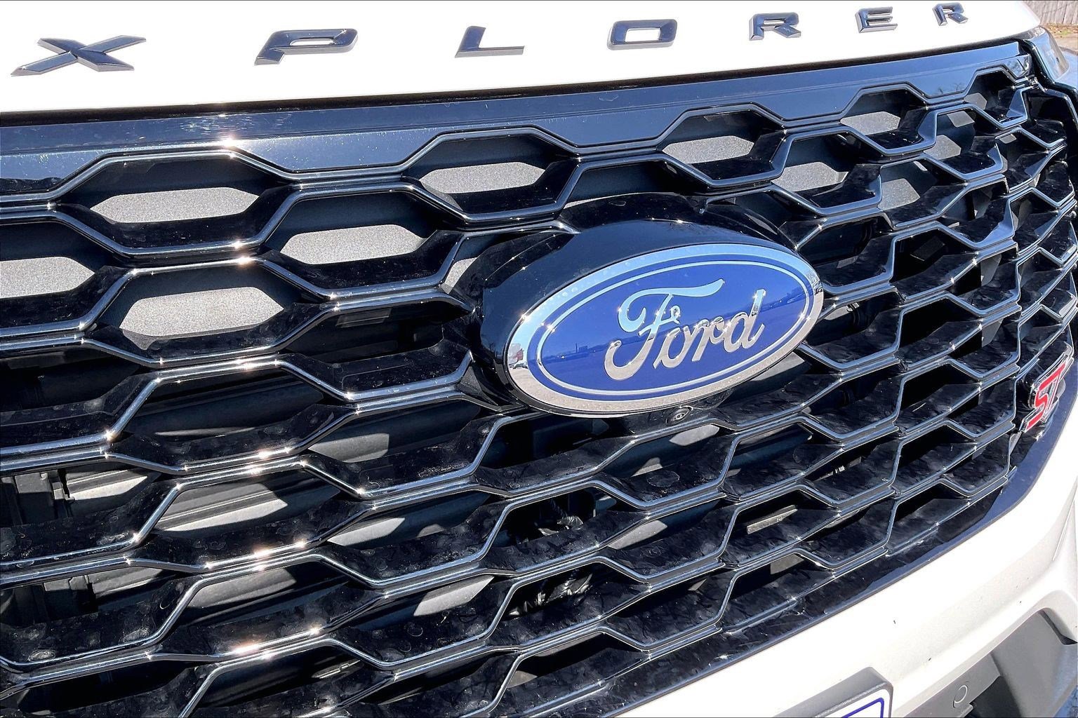 Used 2025 Ford Explorer ST image 28