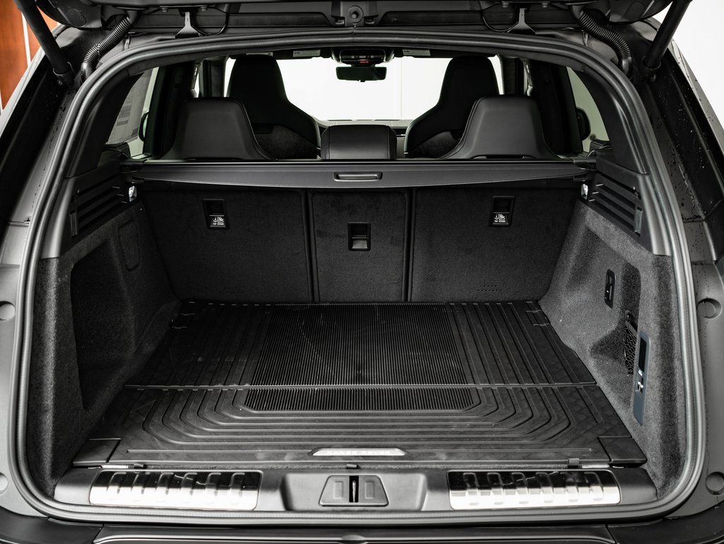 New 2026 Land Rover Range Rover Sport SV image 21