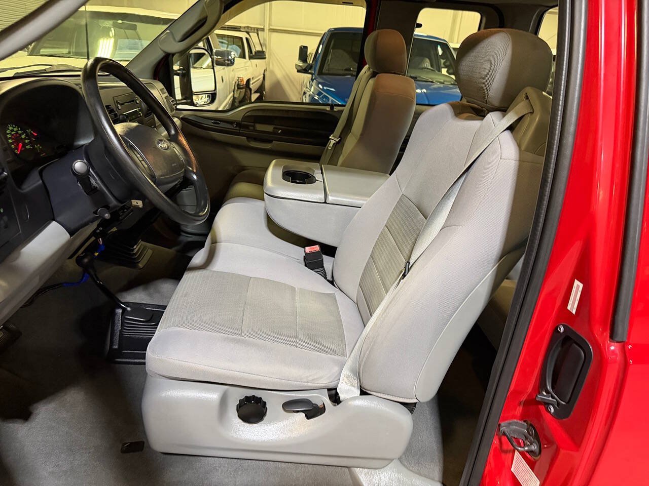 Used 2005 Ford F250 XLT AWD/4WD image 8