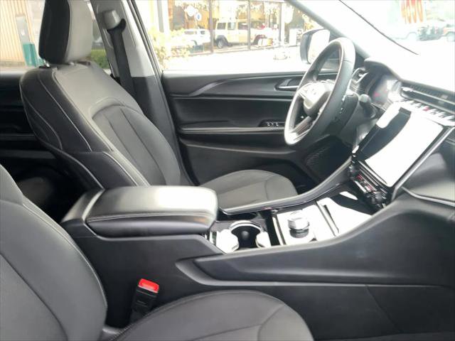 Certified 2023 Jeep Grand Cherokee L Laredo image 18