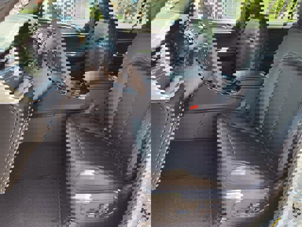 Used 2025 Jeep Grand Cherokee L Limited w/ Black Appearance Package image 20