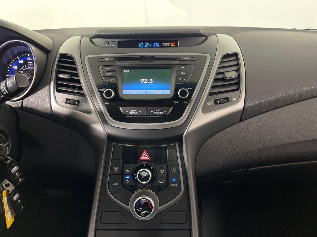 Used 2015 Hyundai Elantra SE w/ Option Group 03 FWD image 16