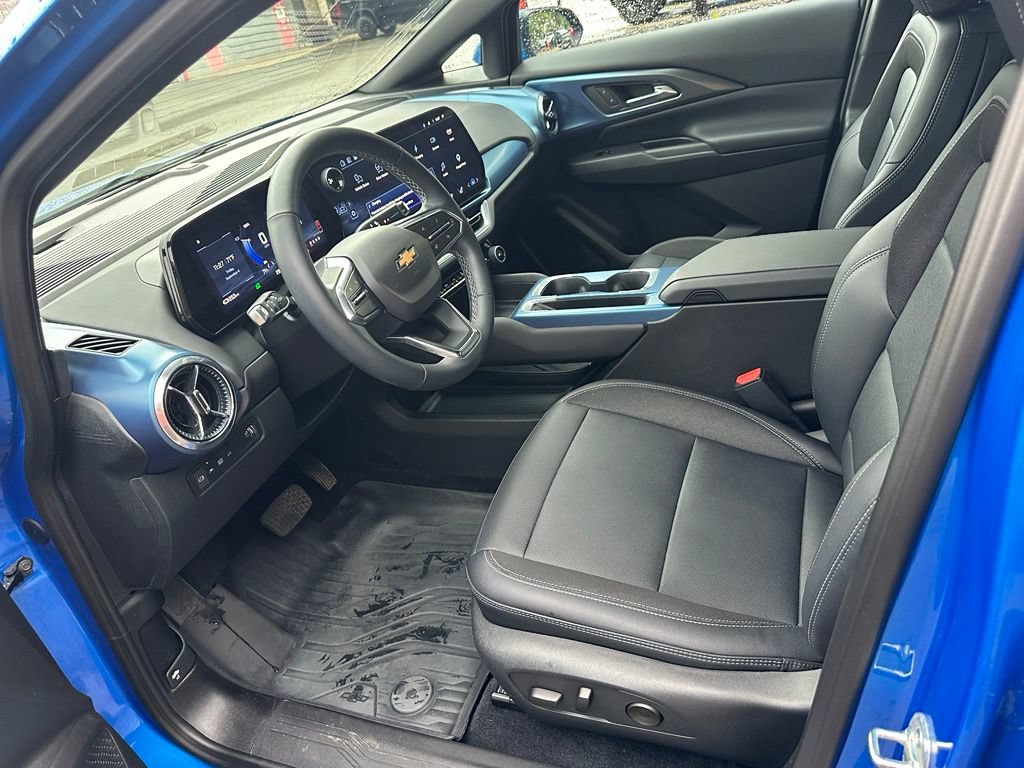 Used 2025 Chevrolet Equinox EV LT w/ Convenience Package FWD image 10