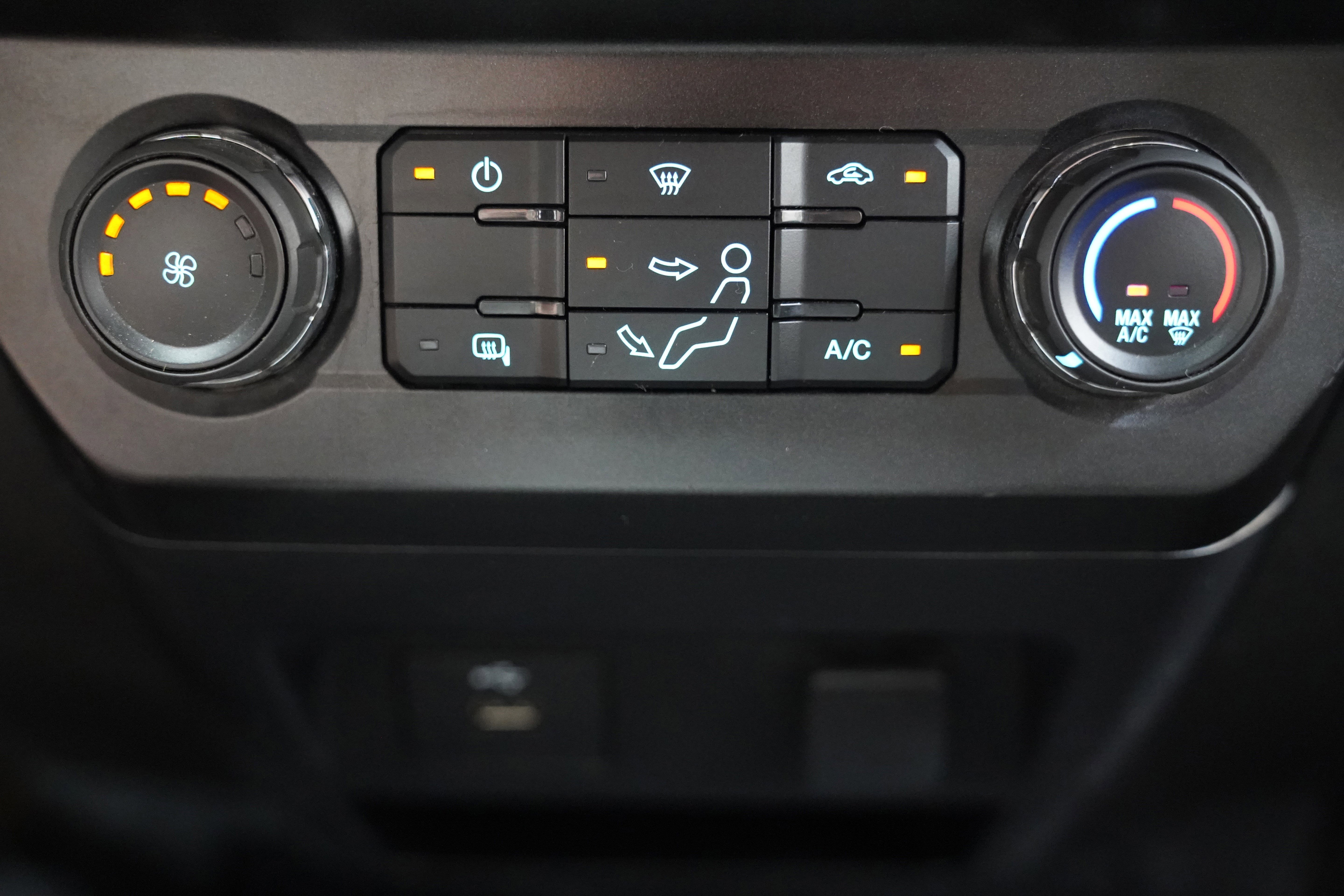 Used 2019 Ford F550 4x4 Regular Cab Super Duty image 24