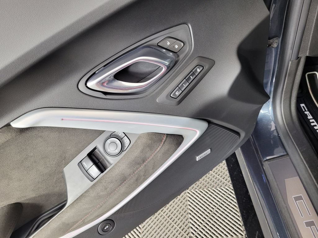 Used 2019 Chevrolet Camaro ZL1 RWD image 16