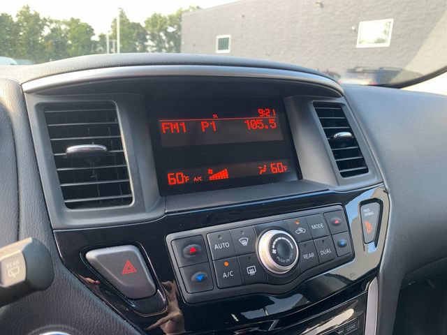 Used 2015 Nissan Pathfinder S AWD/4WD image 21
