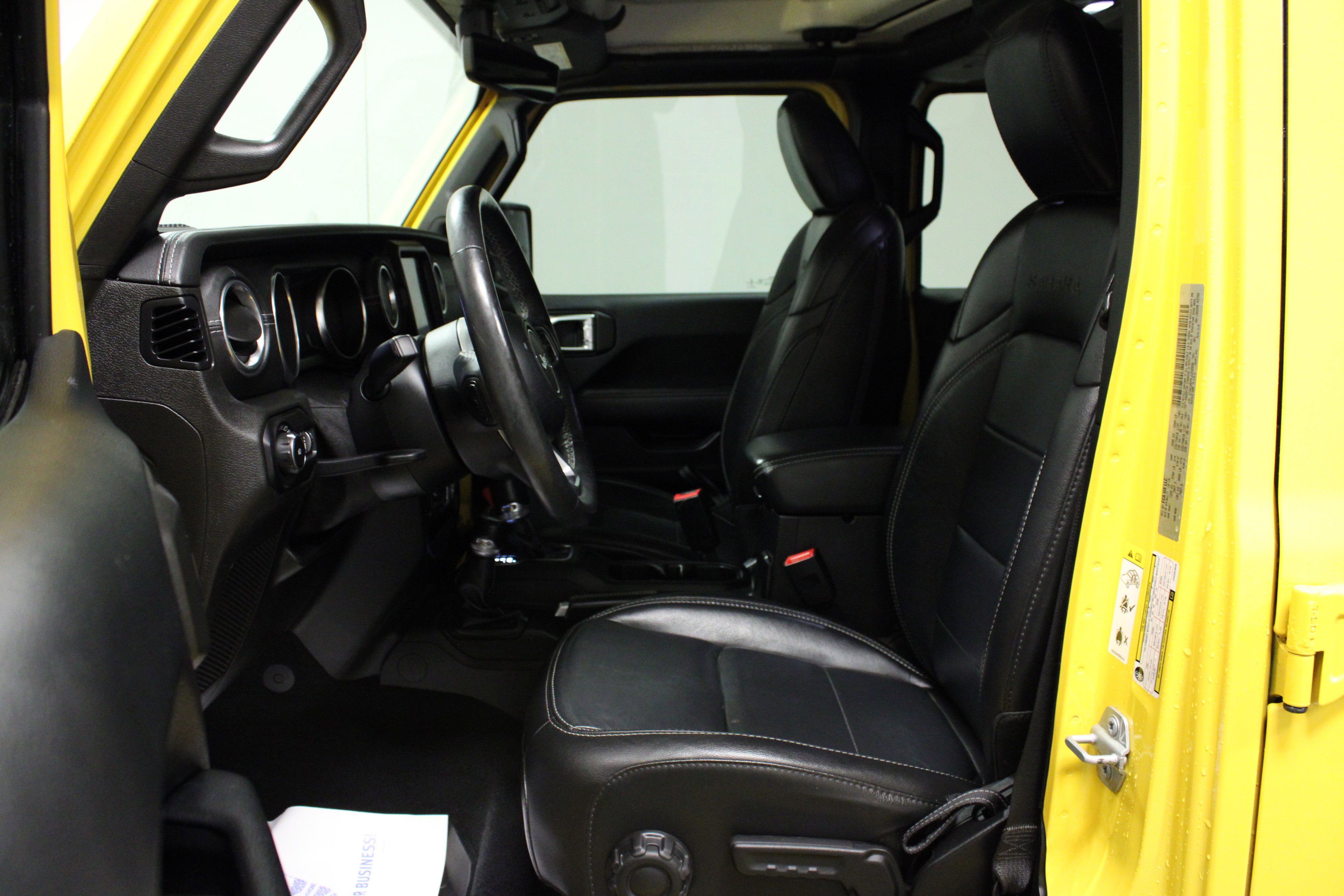 Used 2018 Jeep Wrangler Unlimited Sahara image 12