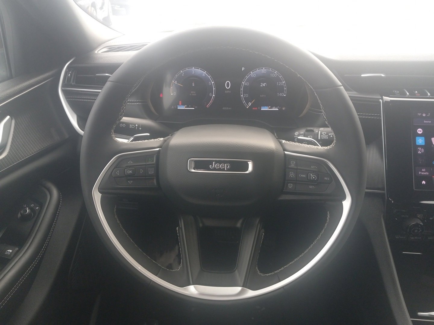 Used 2024 Jeep Grand Cherokee L Laredo w/ Luxury Tech Group I image 11