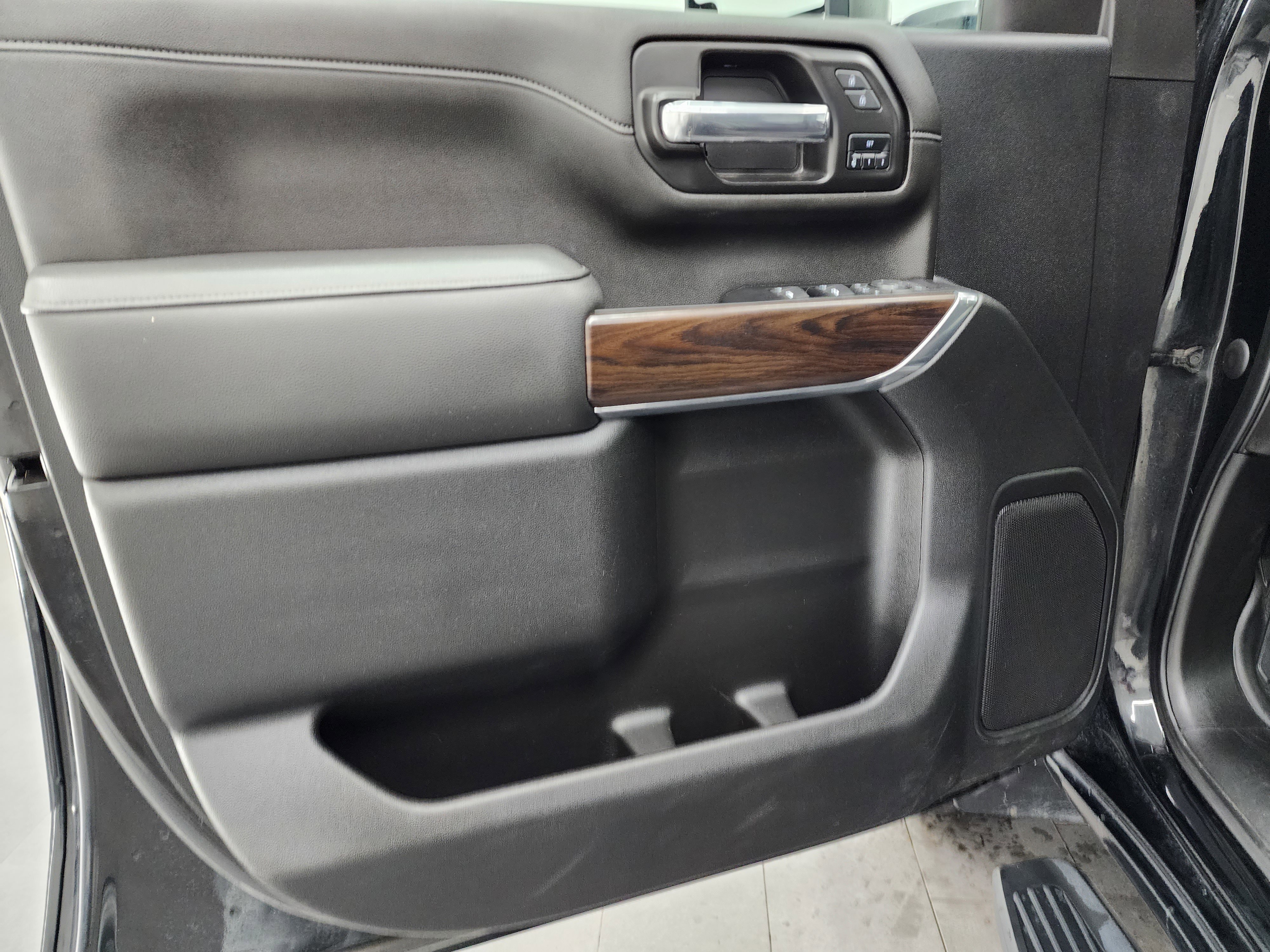 Used 2022 GMC Sierra 2500 SLT w/ LPO, GMC Protection Package image 38