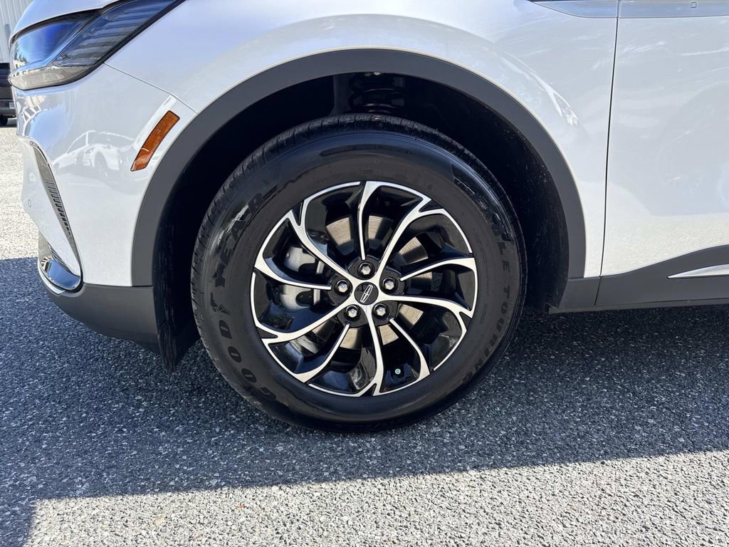 New 2026 Lincoln Nautilus Premier w/ Equipment Group 102A image 10