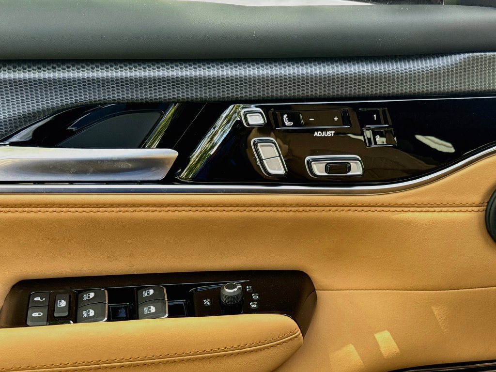 New 2026 Jeep Grand Wagoneer Summit AWD/4WD image 18
