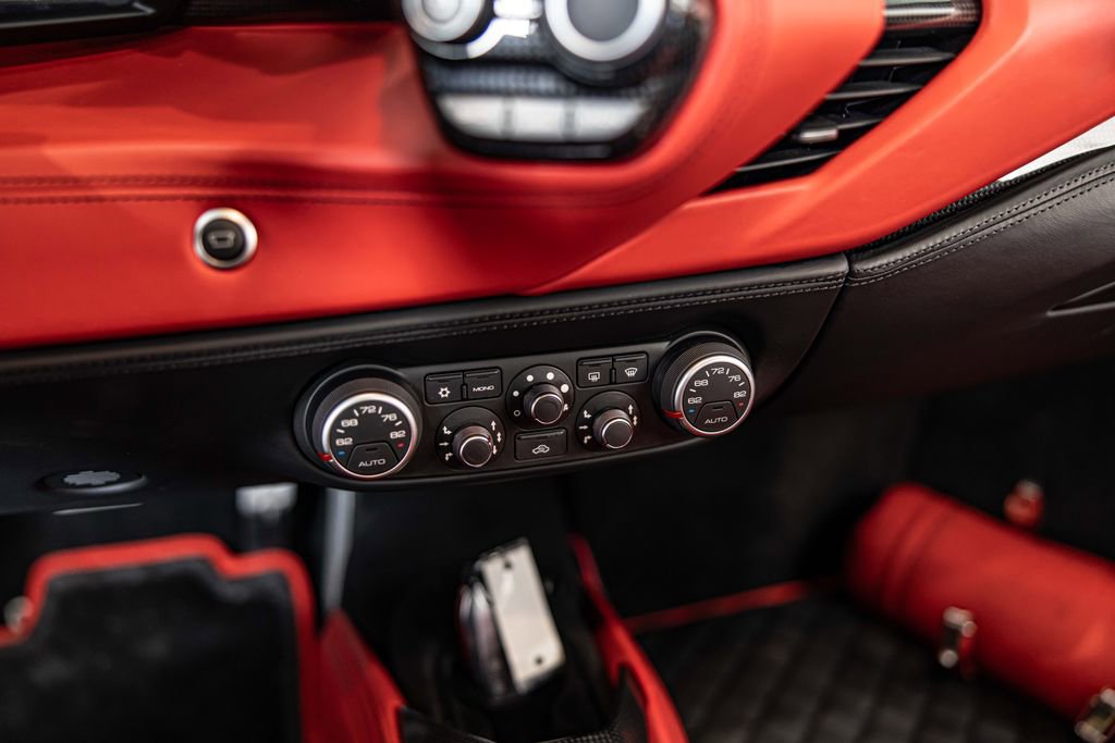 Used 2018 Ferrari 488 GTB RWD image 25